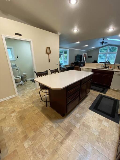 Get Away In The Redwoods Appartement Crescent City Buitenkant foto